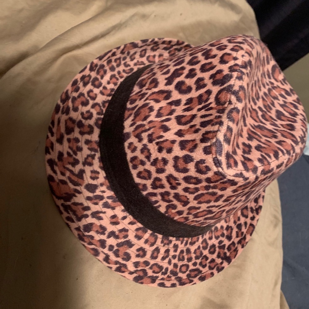 Leopard fedora